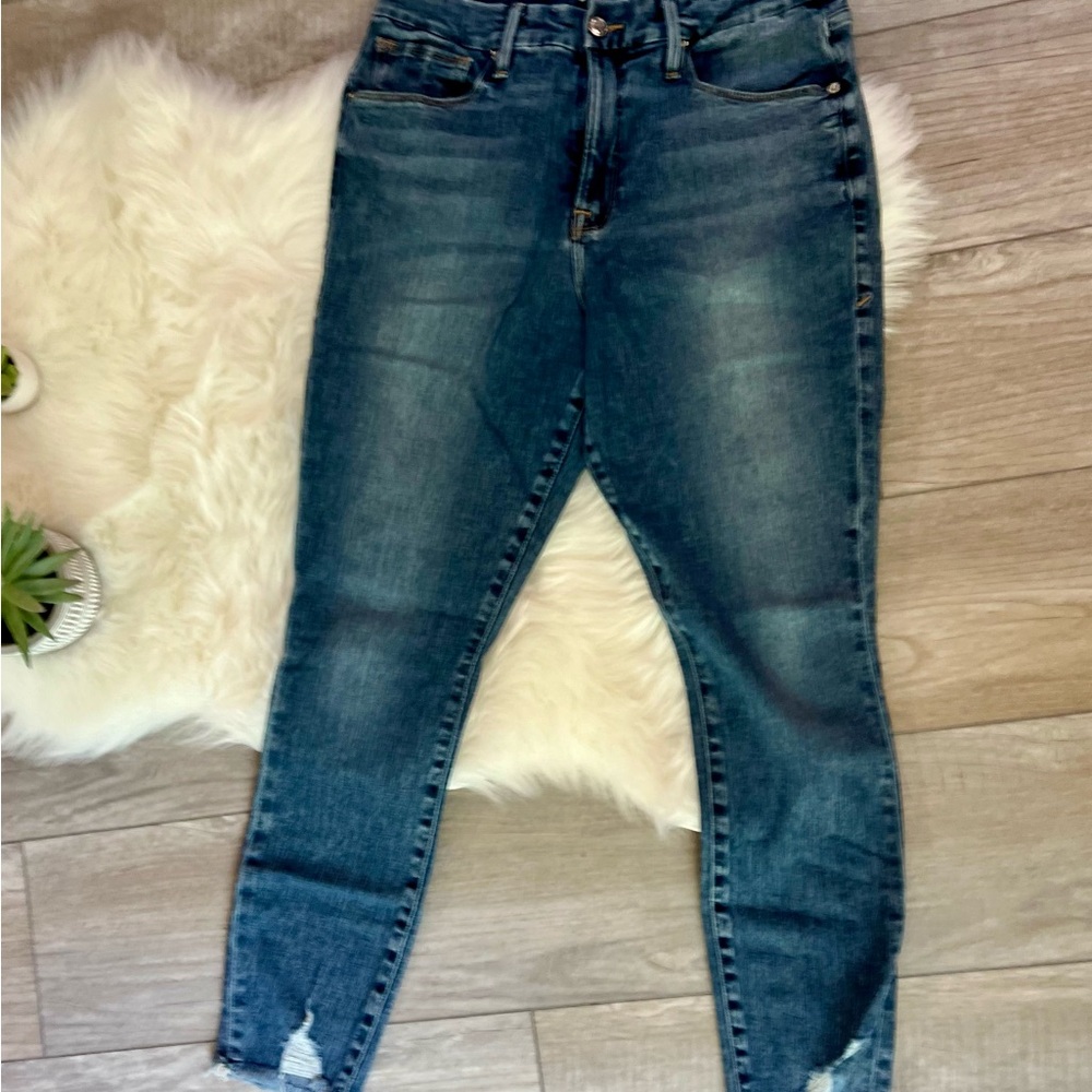 GOOD AMERICAN | Good Waist Crop Hi-Rise Jeans with Distressed Hem (14/32)